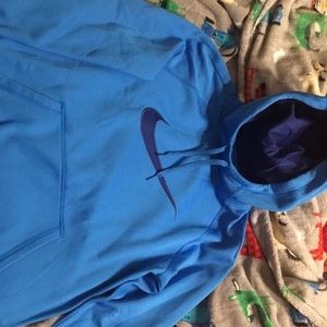 Nike dri fit women’s small hoodie